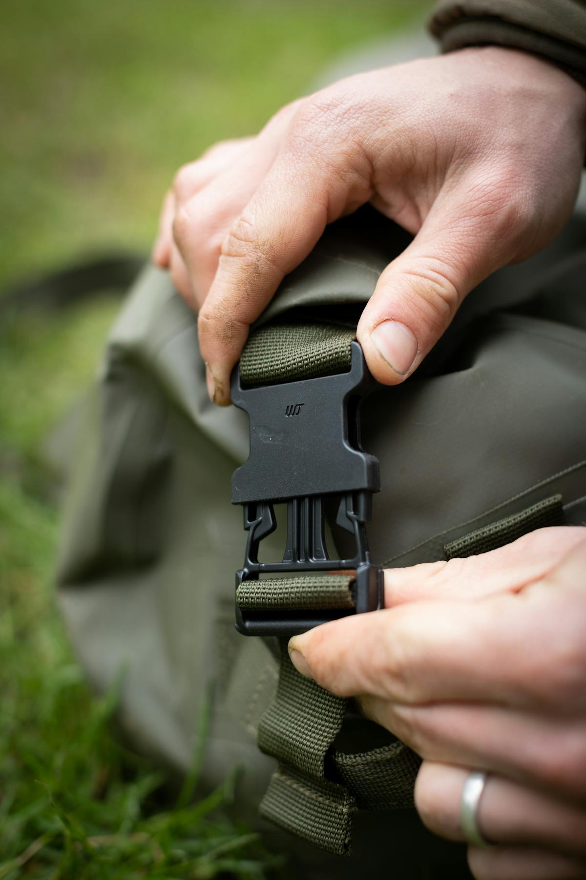 The Korda Compac Duffle 30 is packed full of convenient features and once closed is completely sealed against water entering, as long as it isn't submerged completely