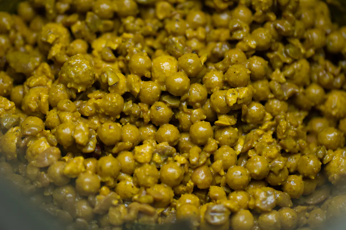 The bait mix gave off a lot of attraction, but on the lumpy gravel too much of it was getting between stones and making the fish feed even harder into the bottom