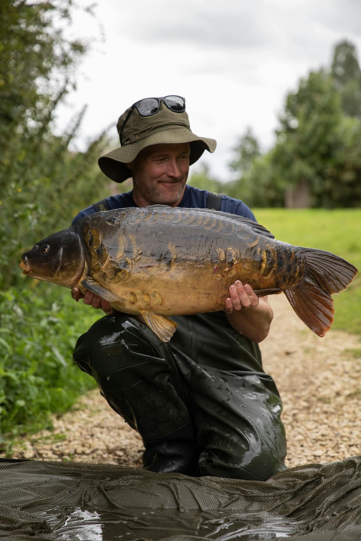 Darrell Peck with a St Johns mirror whilst filming Masterclass