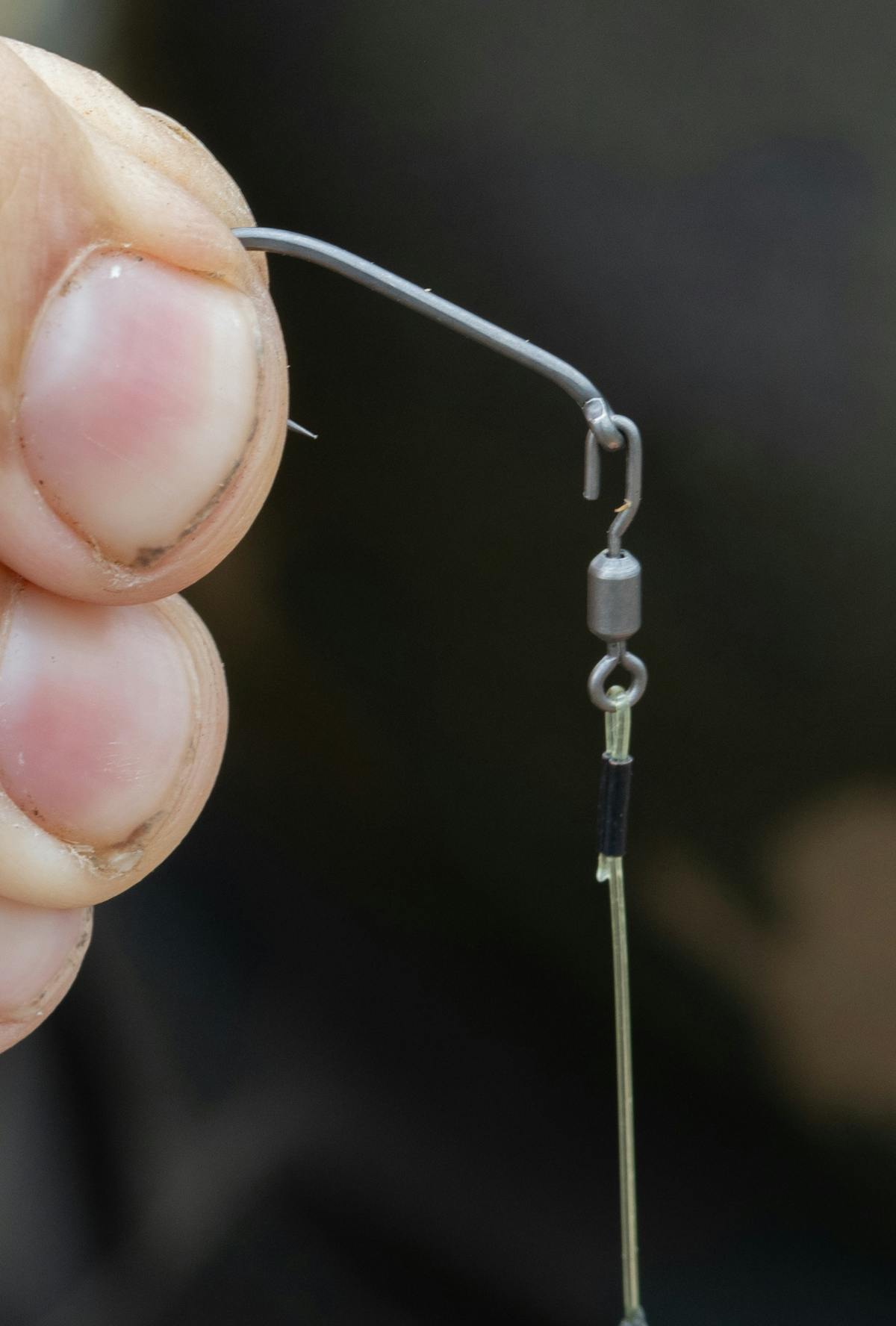 A flexi hook swivel or hook ring swivel, also known as a Spinner Swivel, is used to attach the hook