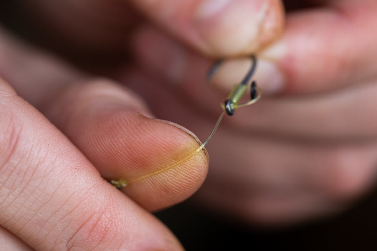 Korda Mouth Trap is the ultimate stiff rig material, and unlike many stiff materials, this material retains its shape due to its very high memory