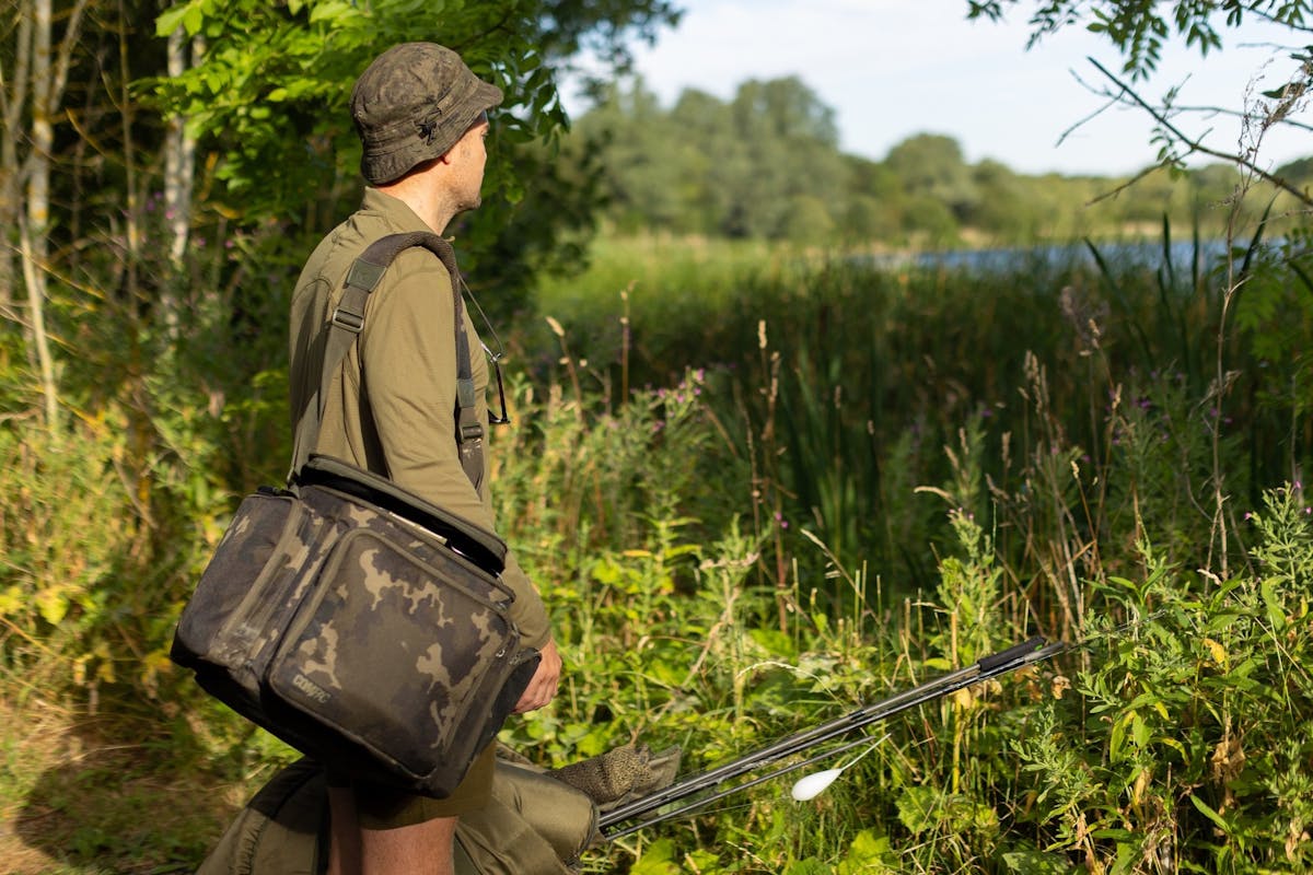A shoulder strap and reinforced carry handles makes it easy to move these bags around