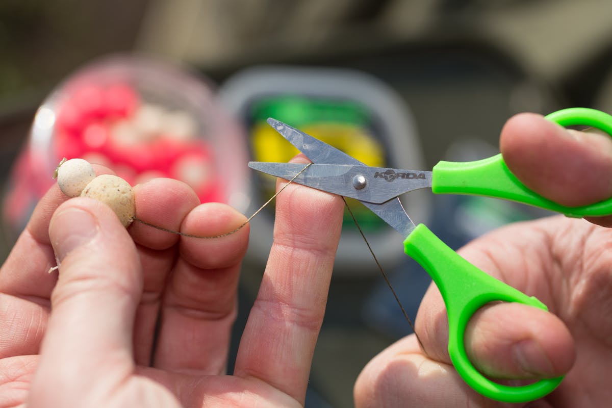 Sharp blades, with the durability of stainless steel ensure consistent performance and make the task of cutting any type of material very easy