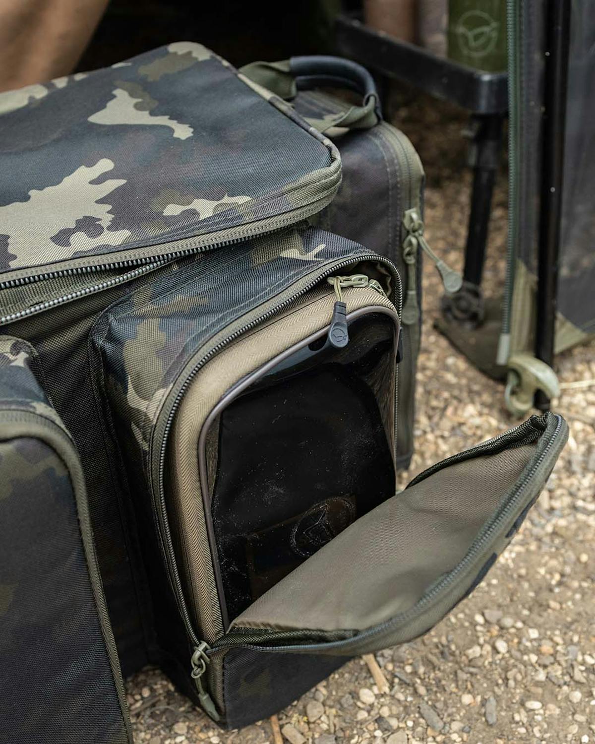 More than just a carryall with five external pockets designed to hold whatever you need, whether you opt small and medium versions or the large and x large models.