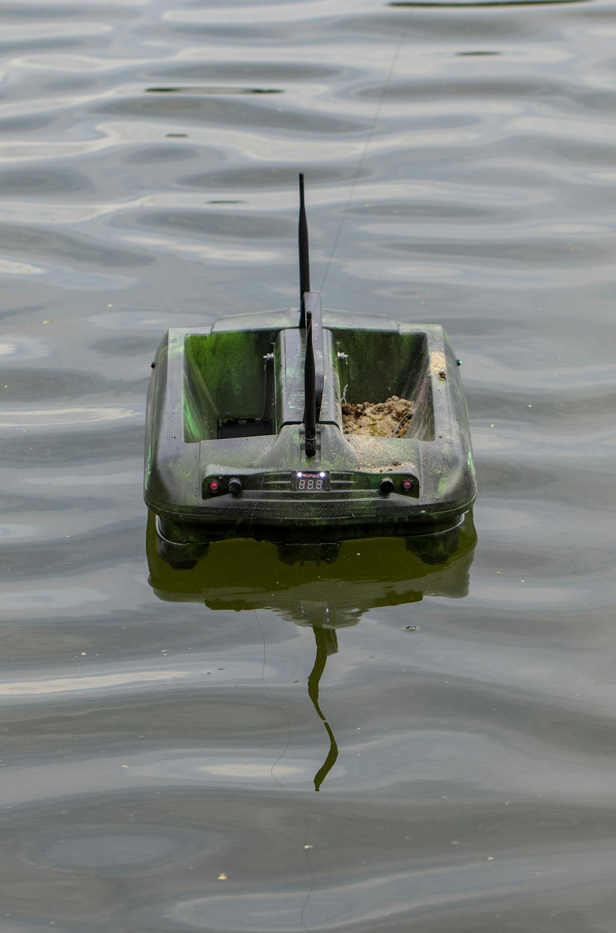 Bait boats can be used to drop your rig and some bait directly on top of it