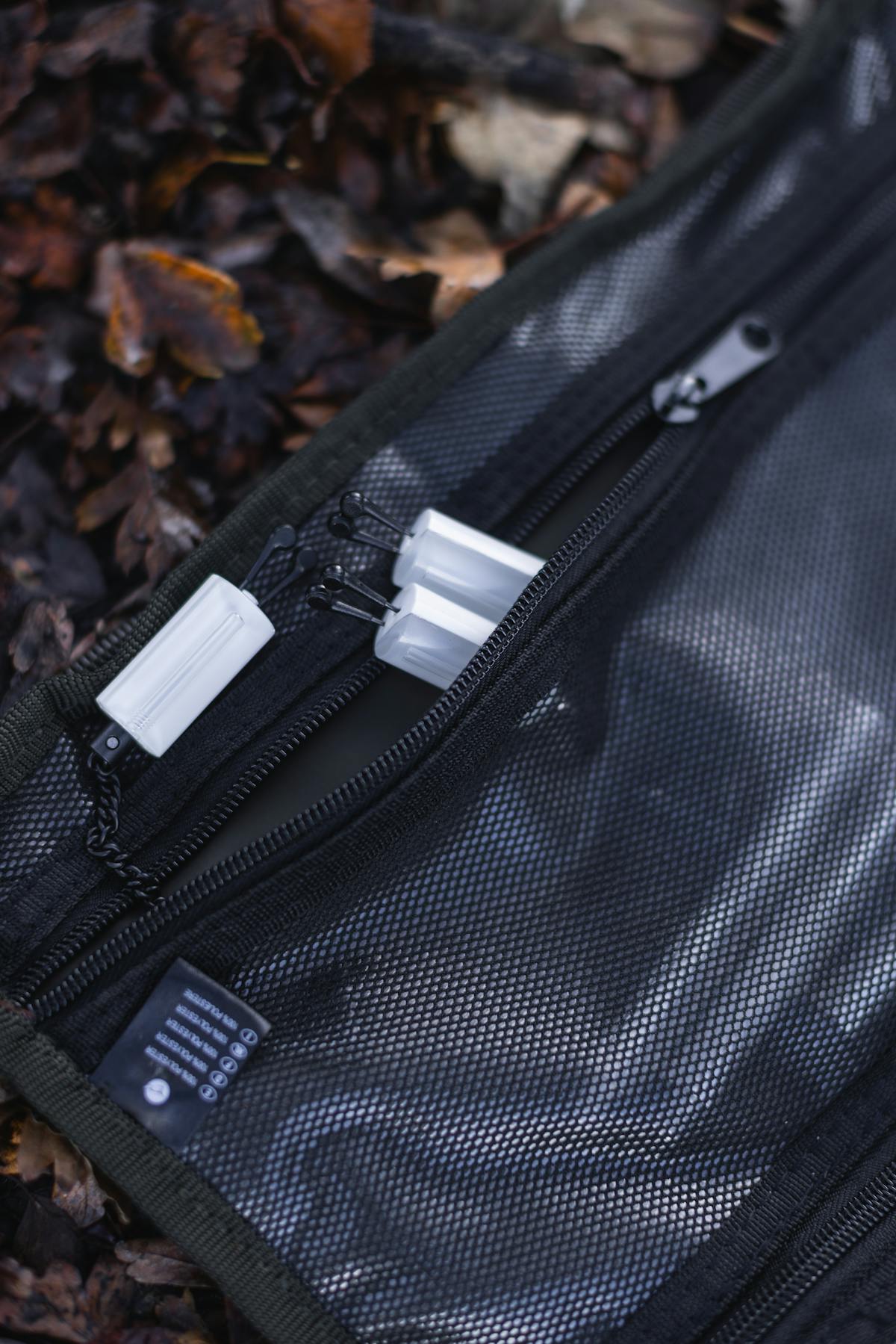 A well protected large internal pocket can be used for bobbins and spares from the Singlez range