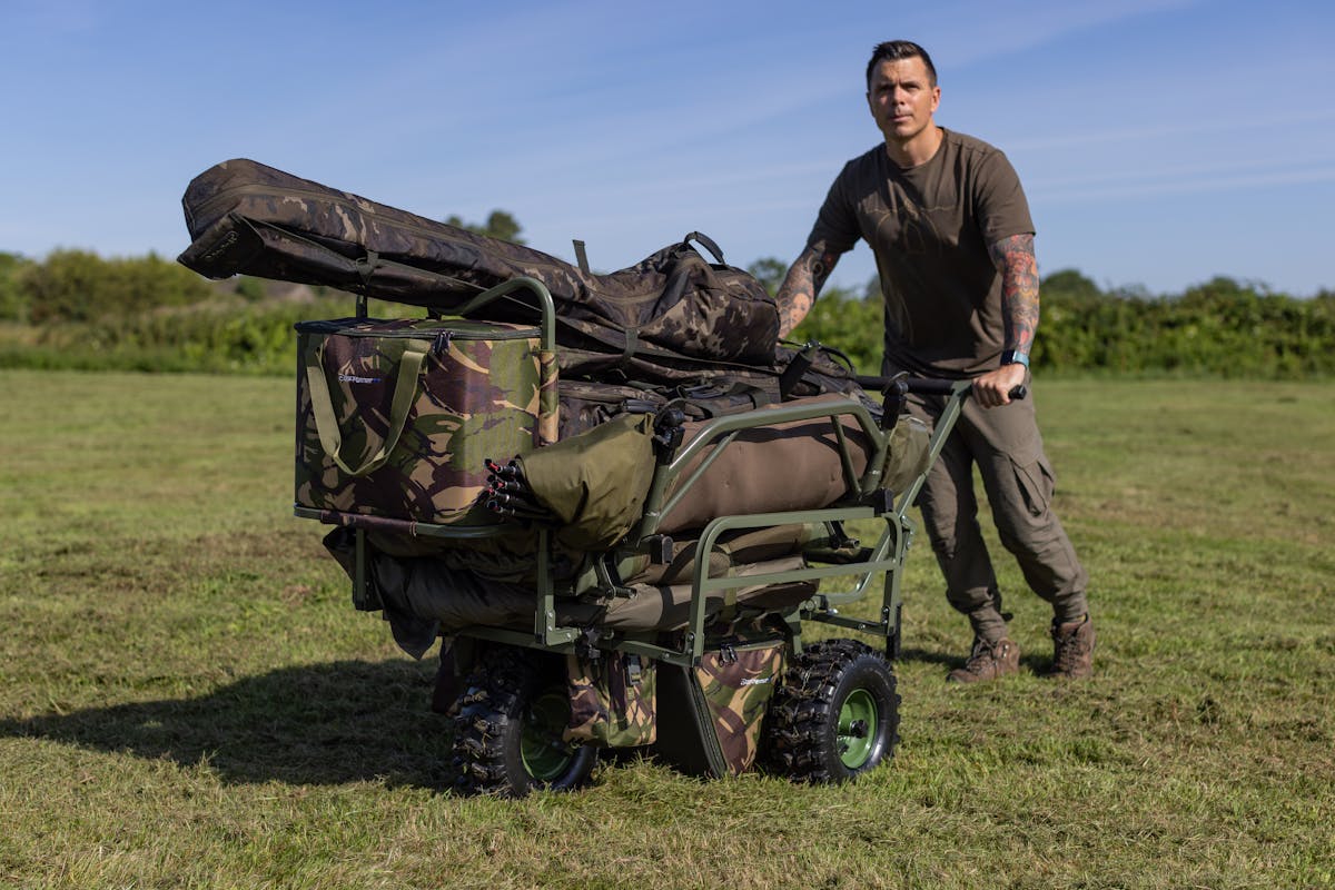 A fishing barrow should be able to handle rough terrain and be capable of transporting heavy loads with minimum effort