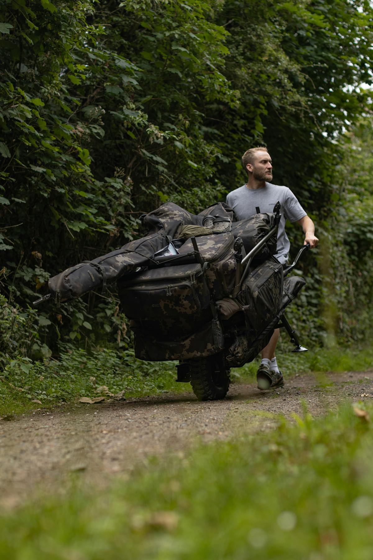 The Roamer is a true all rounder and very easy to steer, even when navigating tight swims, and it can be pivoted on its own axis using the barrow handles