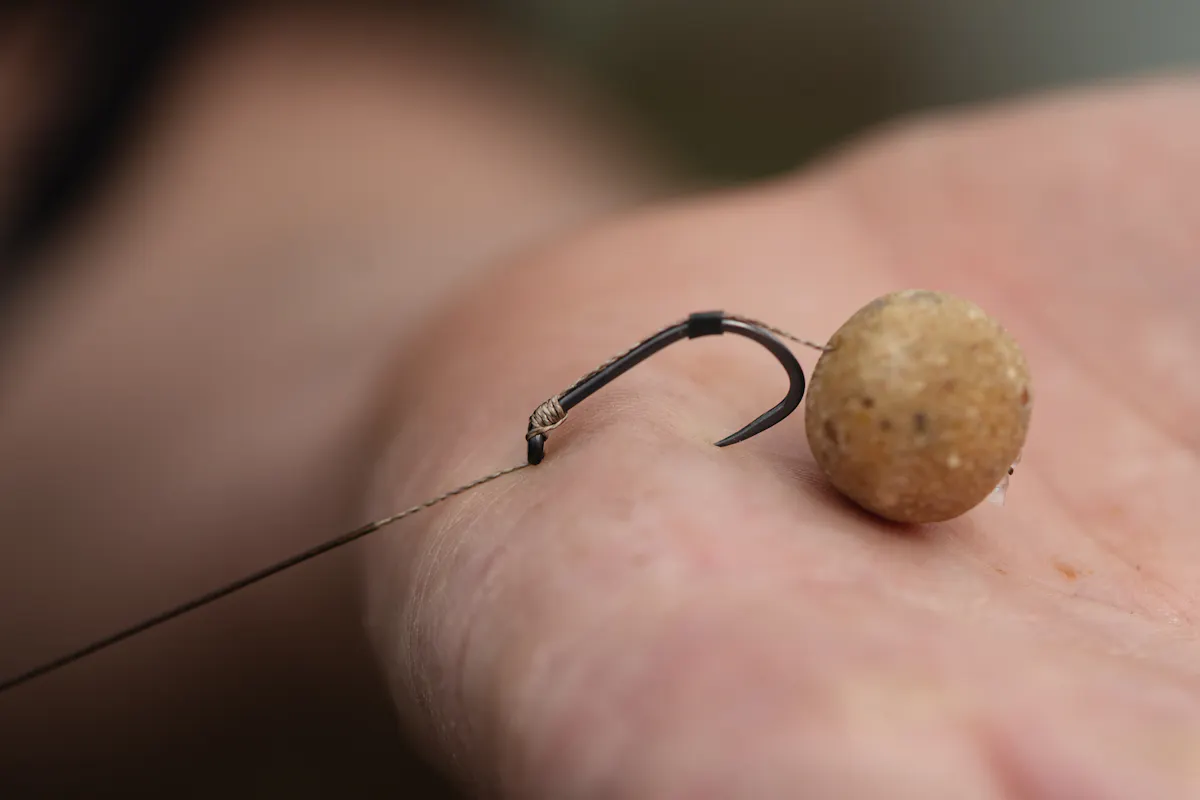 A rig based around a simple knotless knot can still work very effectively and is easy to tie yourself