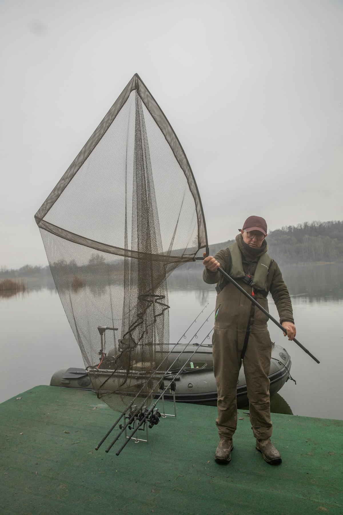 In some situations, such as when boat fishing, landing nets with a shorter handle, or a two-piece 6ft one, can be a real advantage in terms of the ease of netting fish
