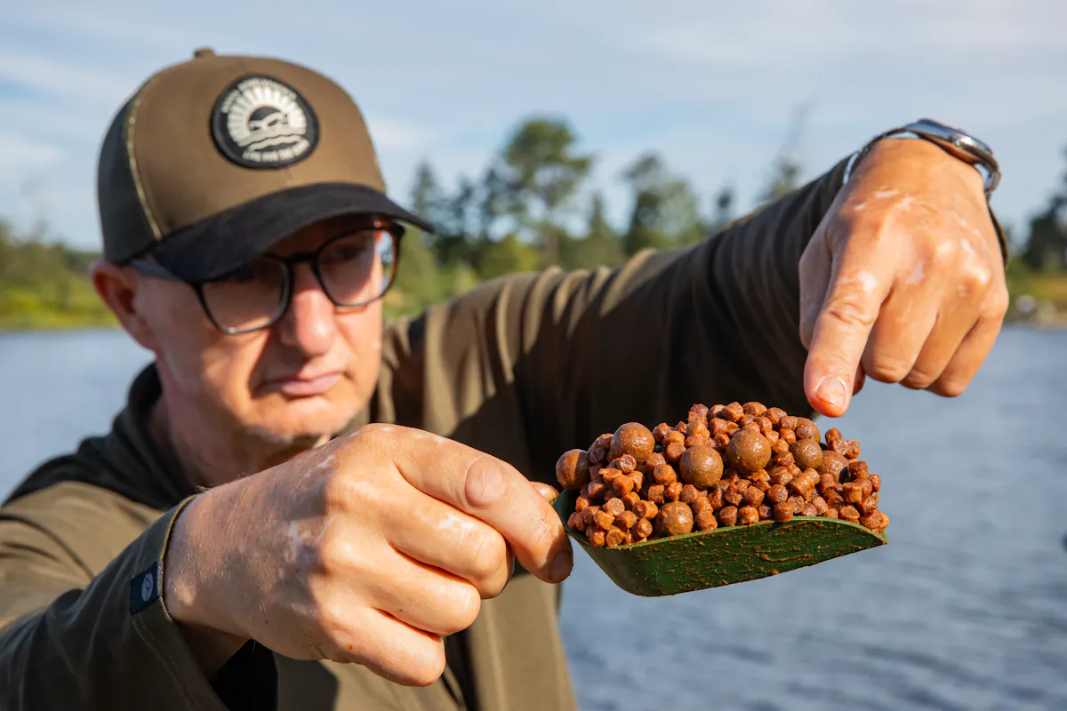 Bulking out your boilies with pellets can be highly effective on many waters