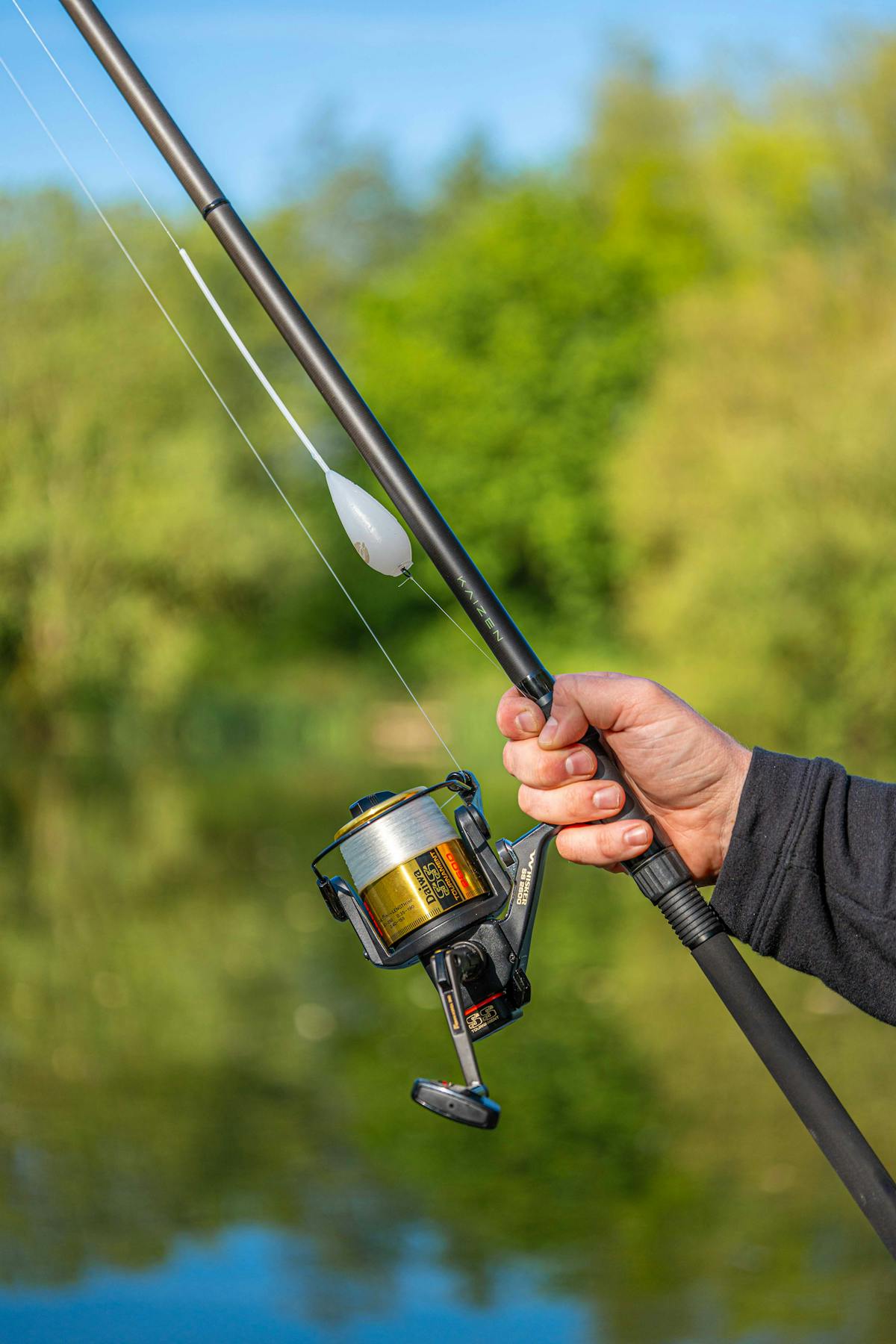 A floater fishing rod has been added to the Kaizen Green range of carp rods