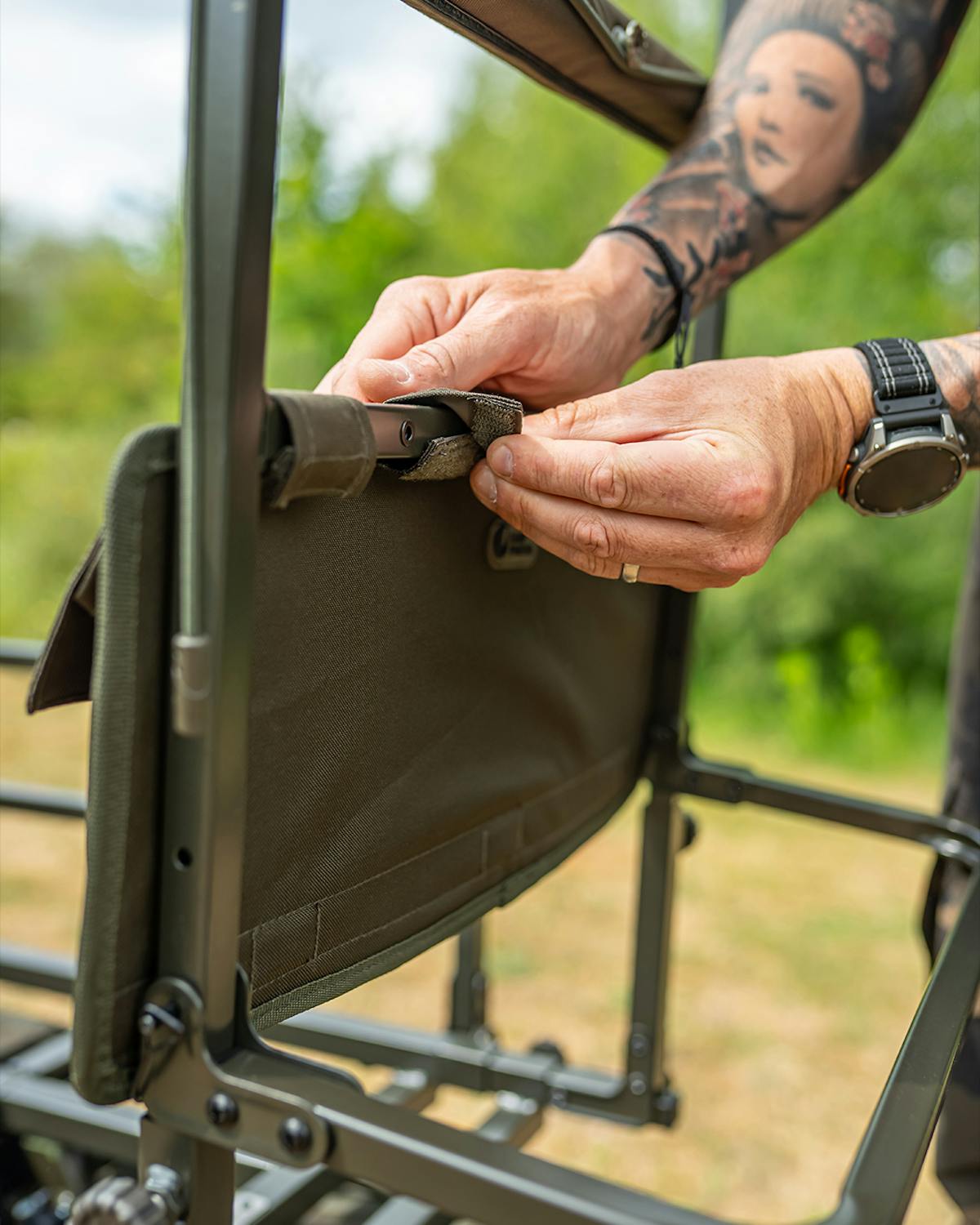 All of the bags are easy to attach, and also to lift off of the barrow to be used in your bivvy once set up, as you would do with the normal Korda Compac luggage