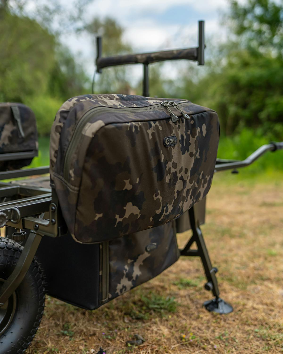 Lots of external pockets, bags and other accessories can be added and hang neatly from the frame, allowing instant entry and keeping weight forward for balance