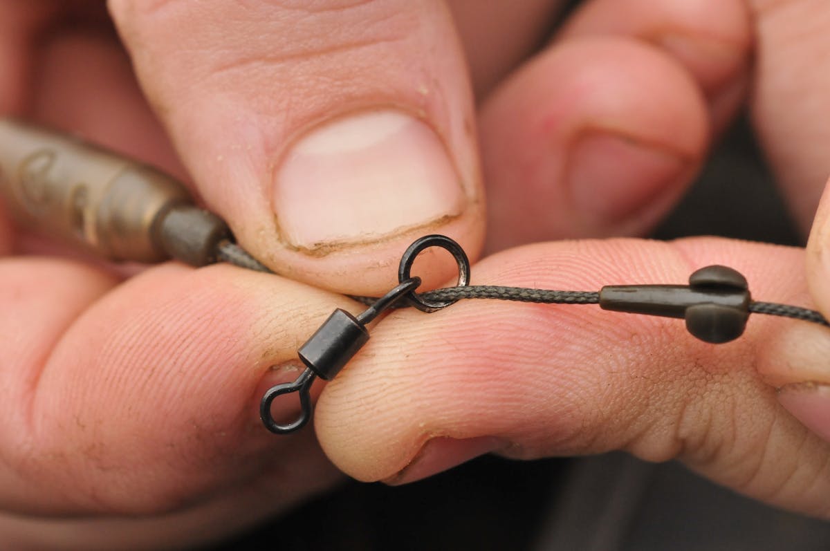 On the odd occasion where you might suffer from a main line breakage, such as in snags during the fight, the hook link can pull free of the No Trace Bead