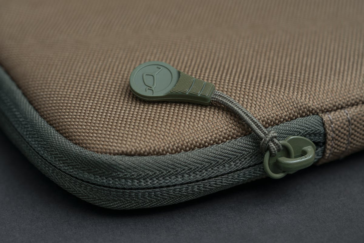 Korda Compac Tablet Bags feature heavy duty zips
