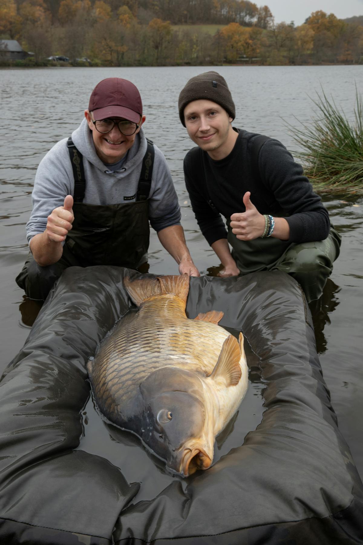 The carp friendly composite upper material helps to stop your catch from sliding off of the mat and is undoubtedly the best possible solution when it comes to taking photos in the water, or on the bank