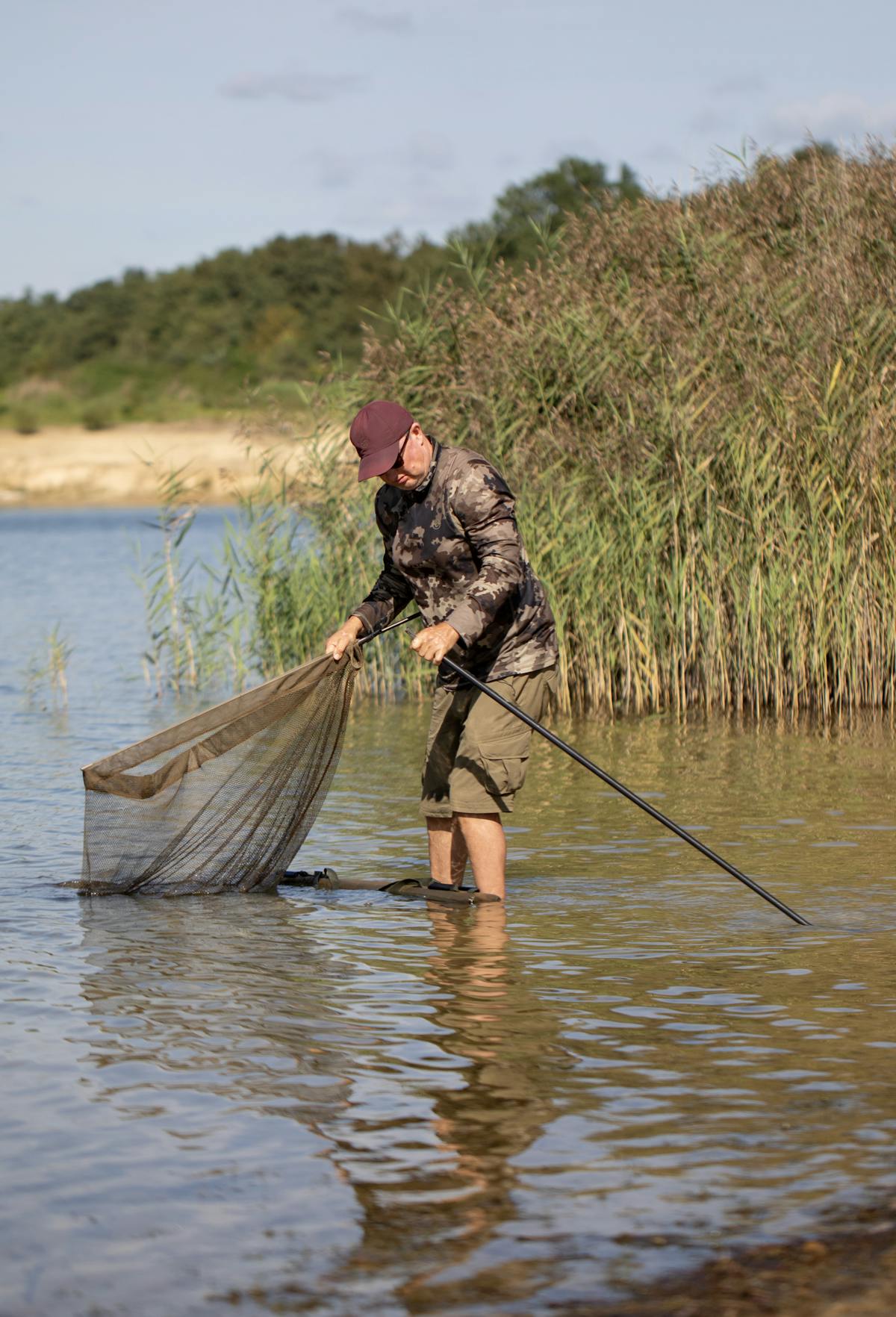 All of the landing nets in the Korda range are easy to break down from the spreader block - never lift a fish out of the water in the net