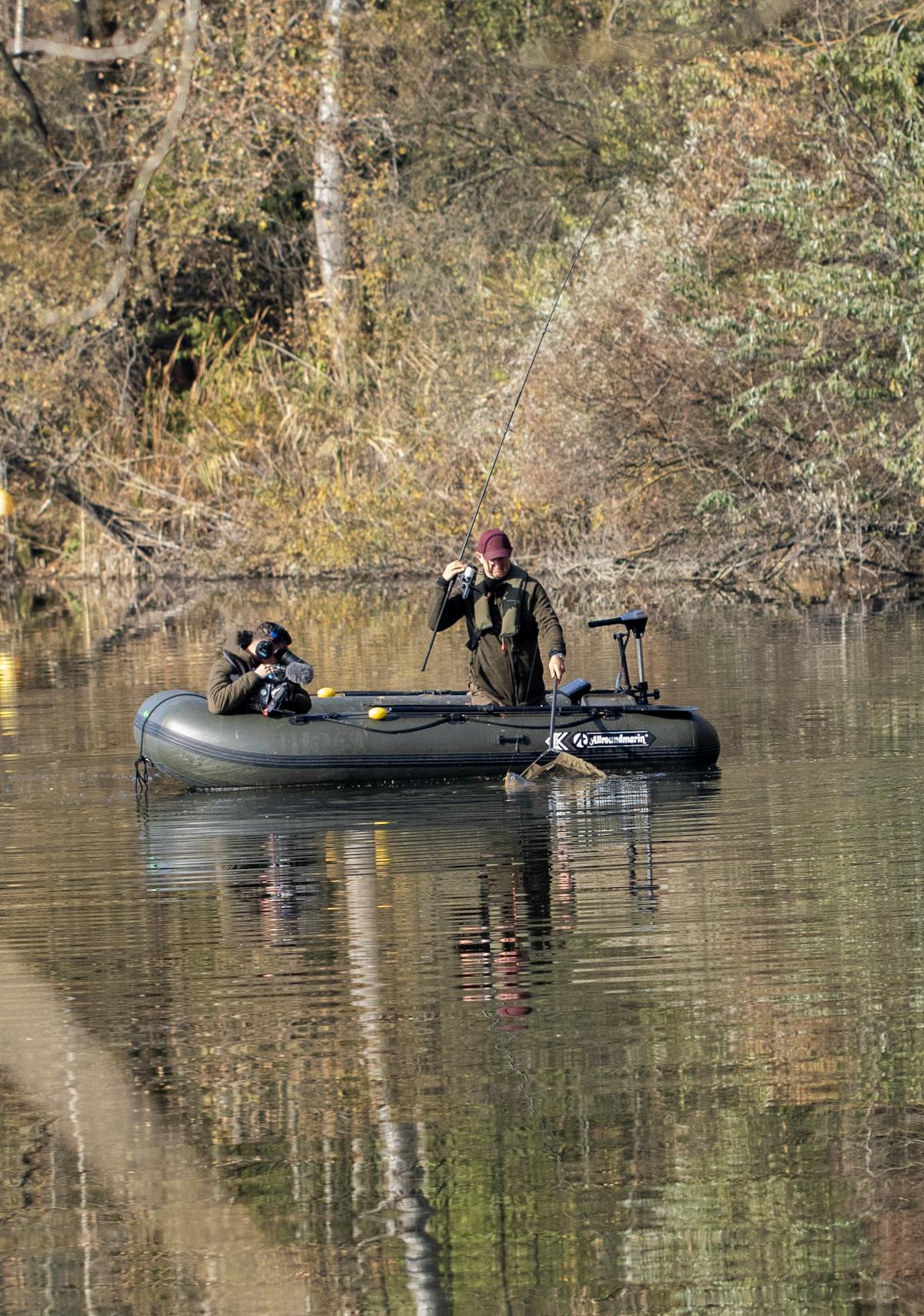 Netting fish can be tricky if you don't correctly position your carp fishing boat and take account of the wind and drift