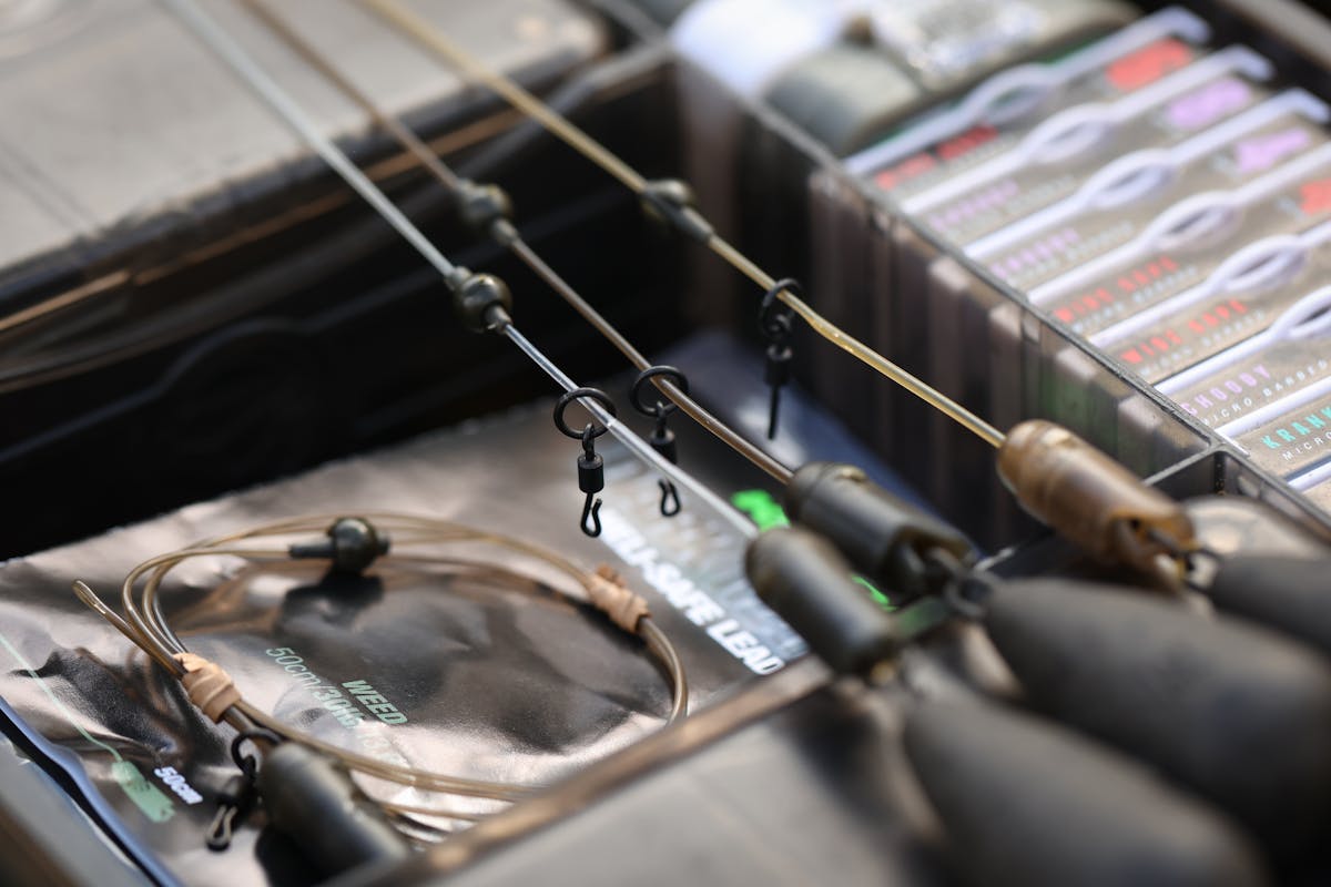 Helicopter rigs can be fished naked or on a leader, such as the Dark Matter fused ones or Kable leadcore