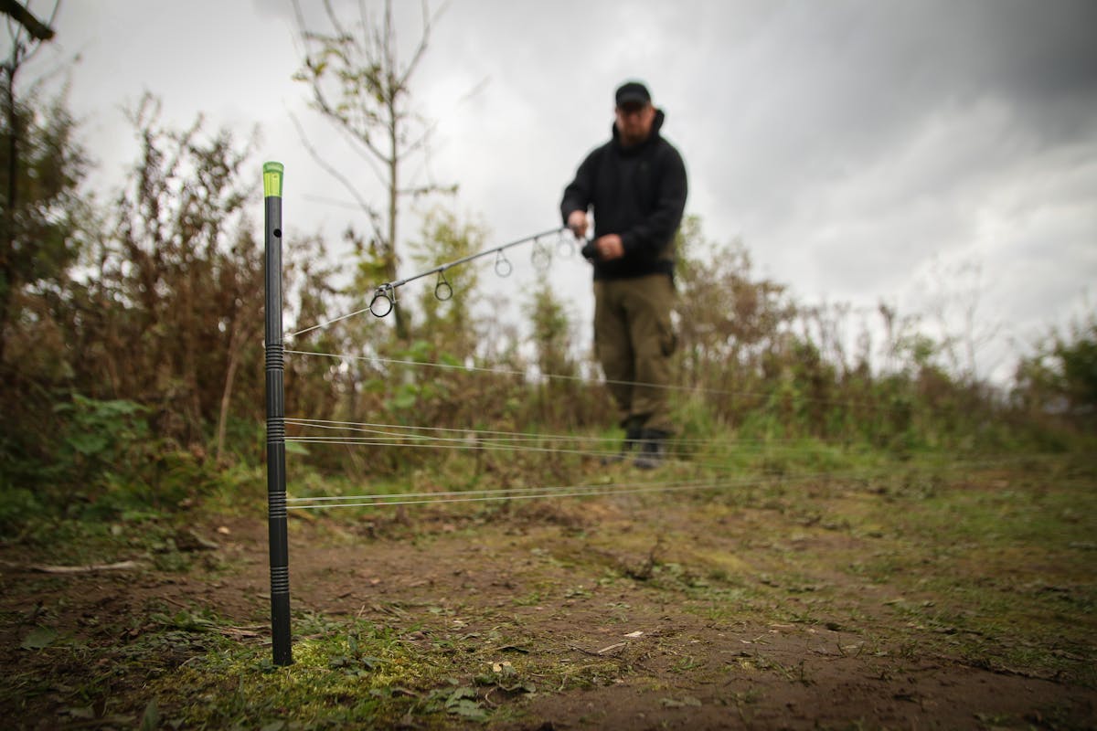 he Korda Distance Sticks make it very easy to wrap your rods up and have slots in the top for isotopes