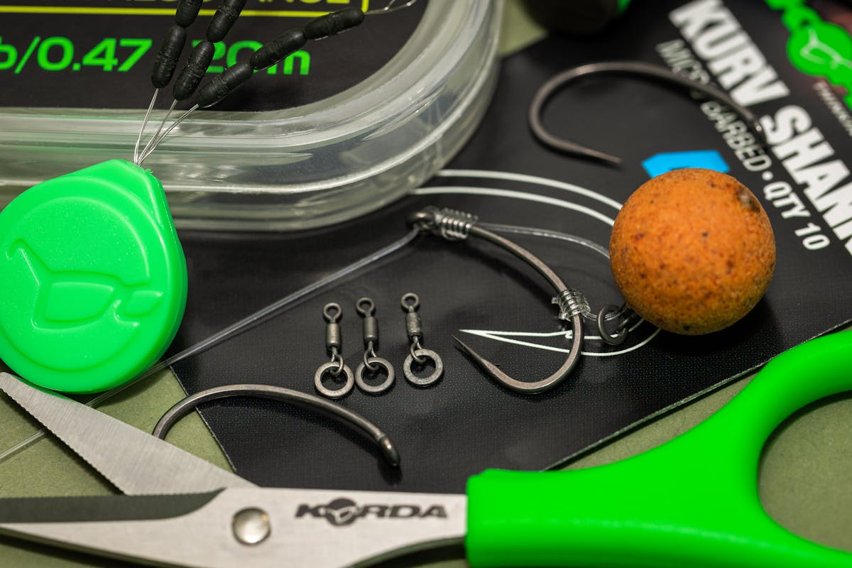 The best carp rigs are ones that you have confidence in and understand - many anglers jump between the latest popular rig without ever understanding it properly
