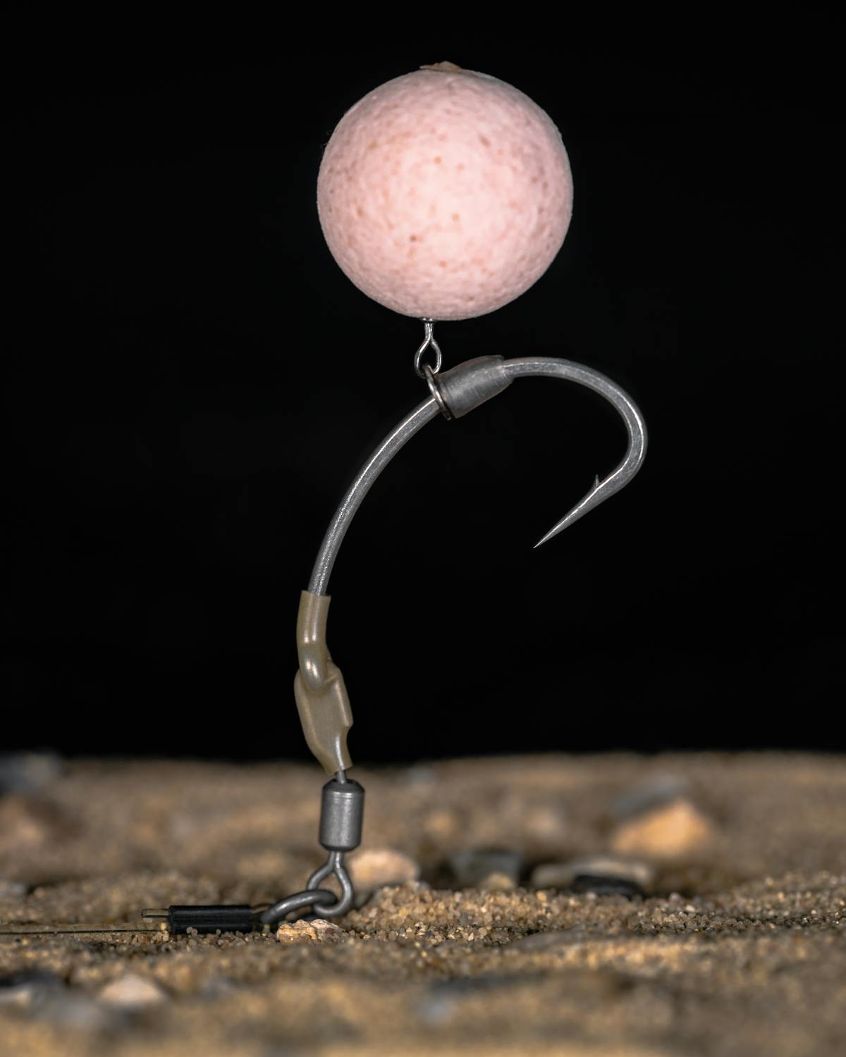 The Korda spinner hook is the ideal choice to use when fishing with a Ronnie rig