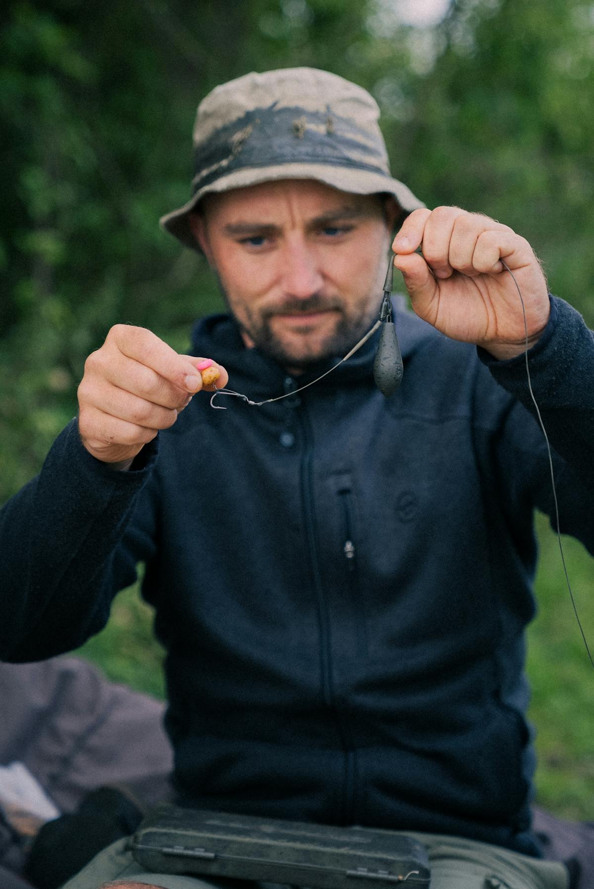 Tom Stokes is a big fan of the Korda Straight Point hook with its ultra sharp straight point, PTFE coating ensuring lasting durability whilst maintaining a razor sharp point which lasts, and intermediate sizing