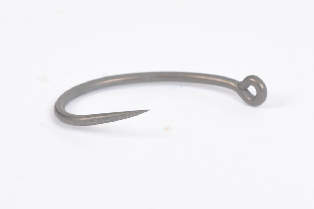 An offset point helps the hook to wind its way in