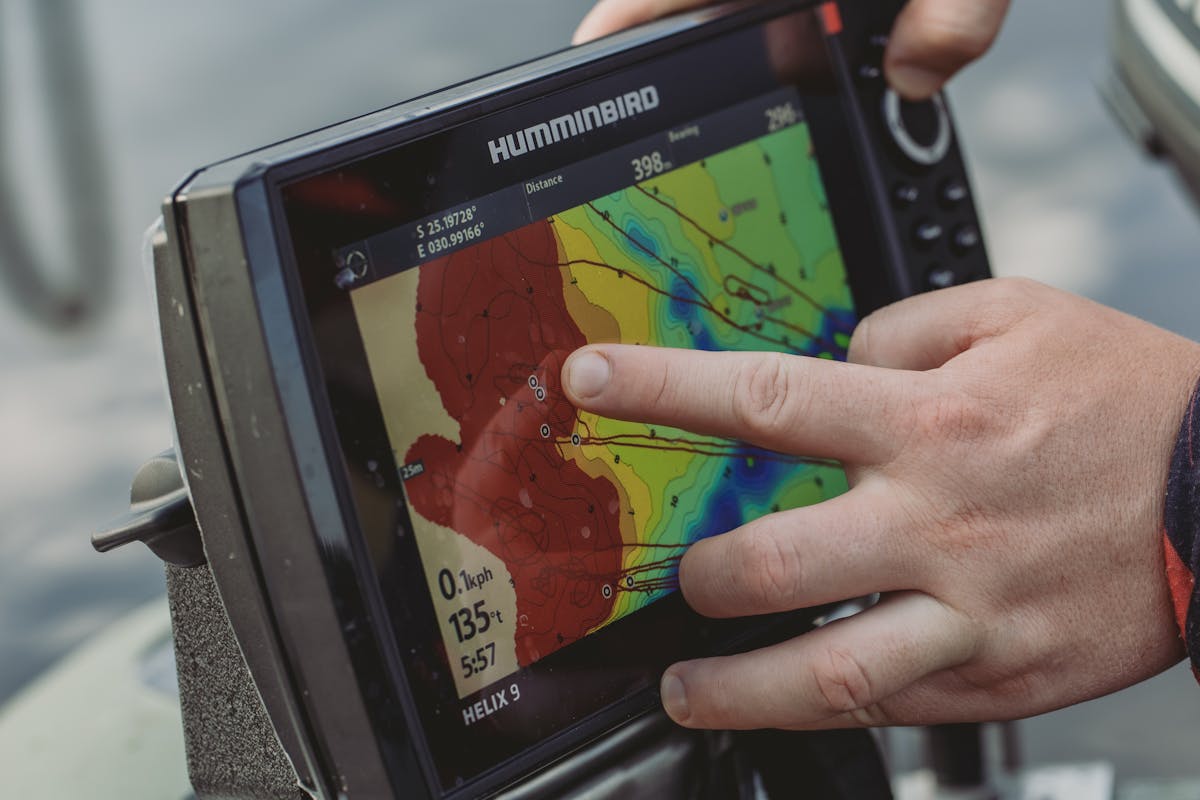 Using a fish finder on your carp fishing boat enables you to create contour maps and identify likely looking areas to fish on