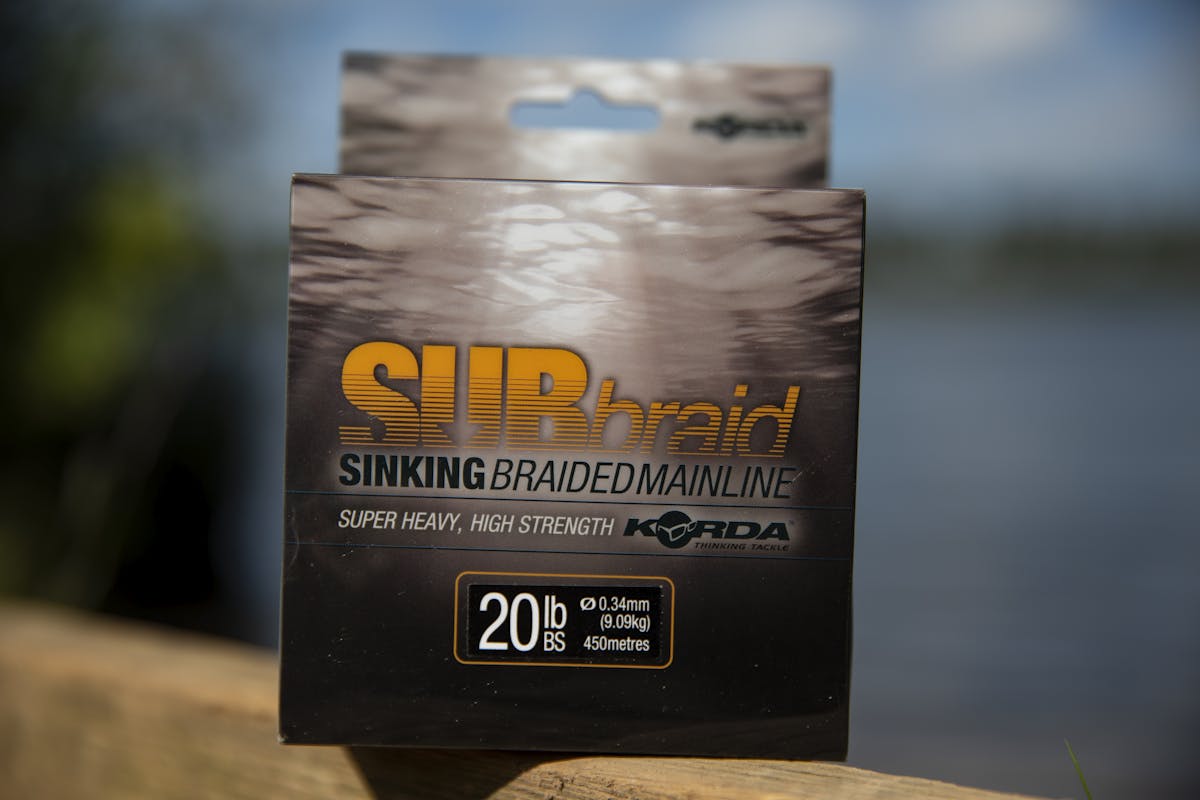 Fast sinking braid such as Korda SUB Braid is a popular choice for snag fishing, due to it having no stretch and also its superior strength