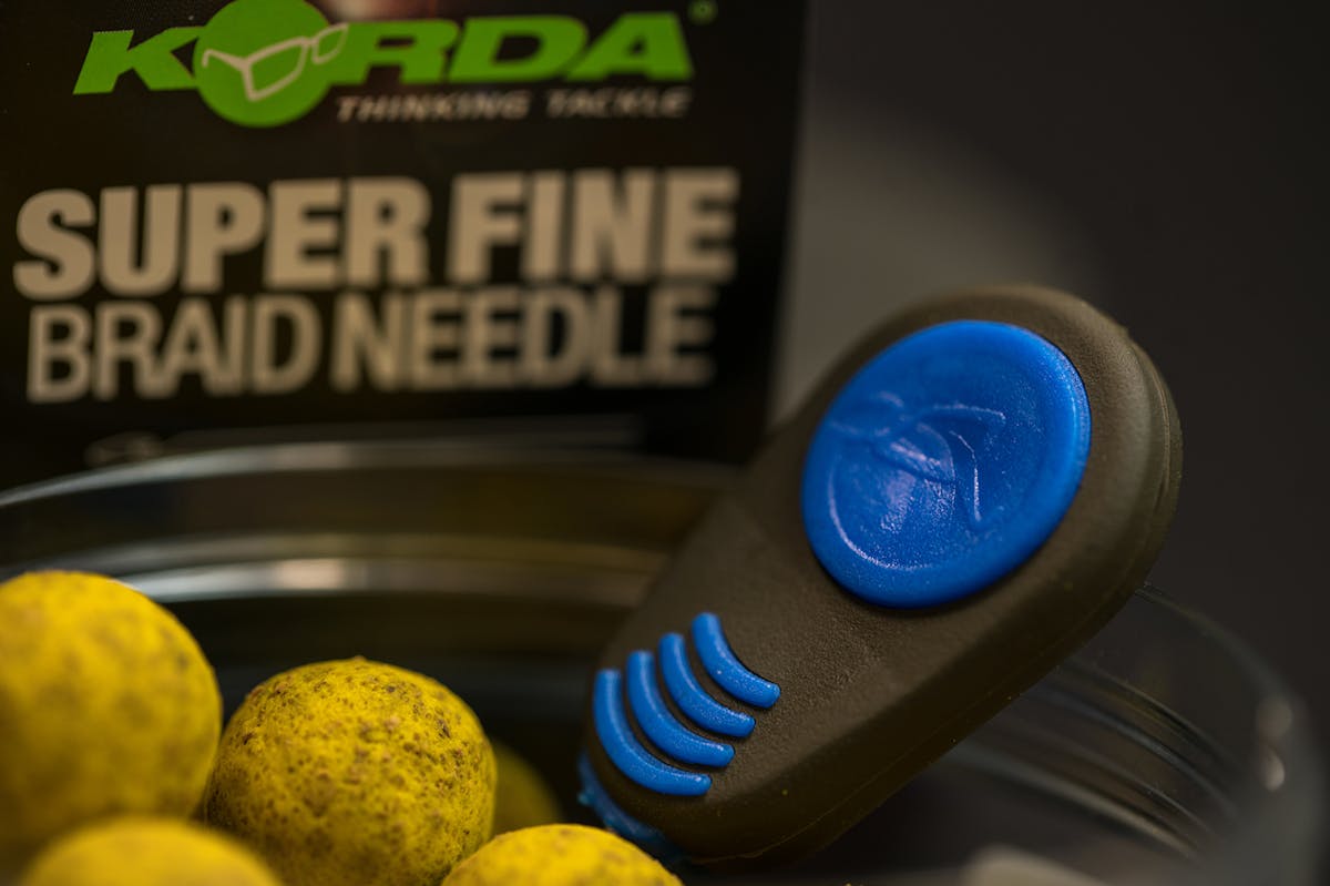 Colour coded handles on the Korda baiting needles mean that you don't have to search around in your tackle box for the one that you want, clearly showing what each needle is meant for