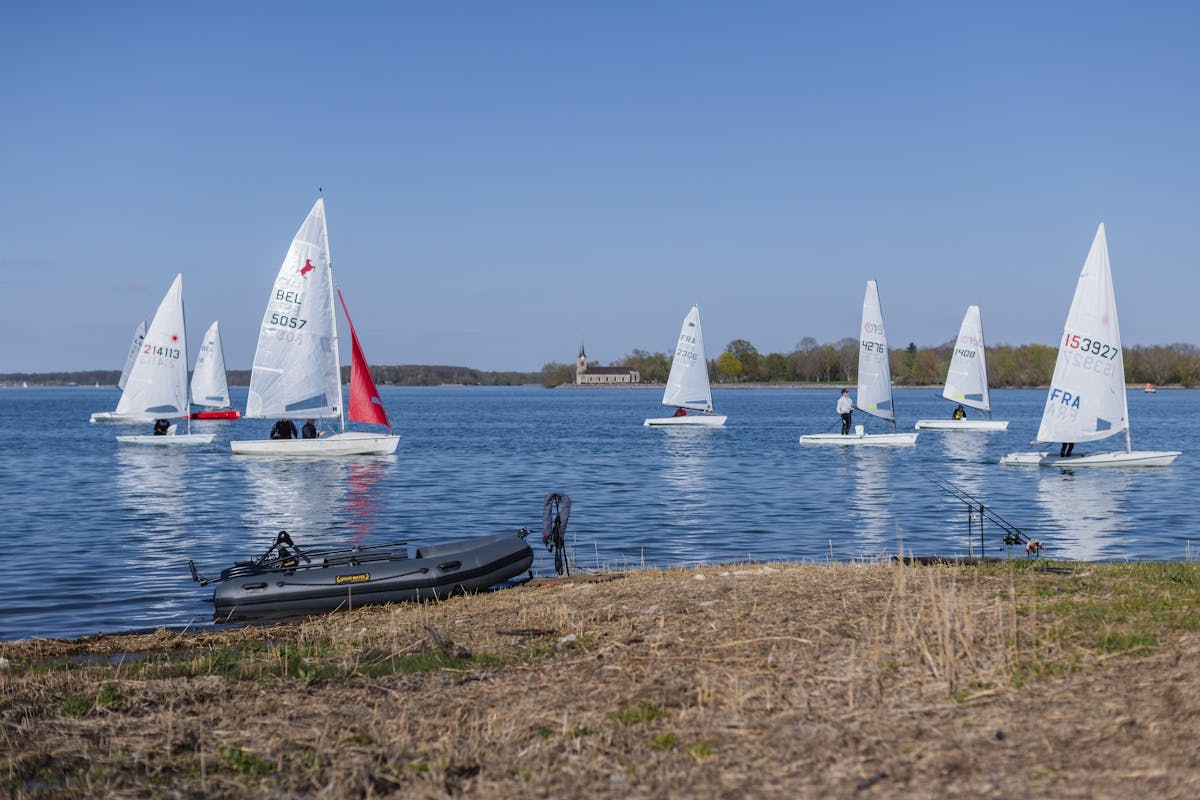 There are situations where a sinking braid, or the use of backleads is necessary