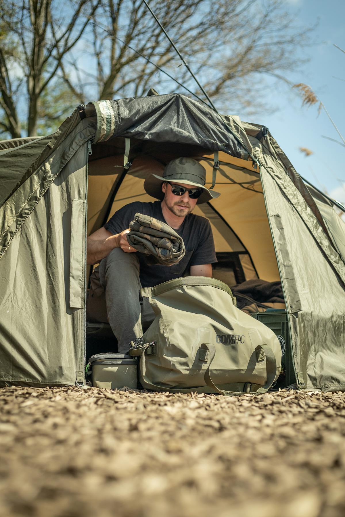 Reliable bag comfortably keeps everything dry for both those longer sessions and overnighters