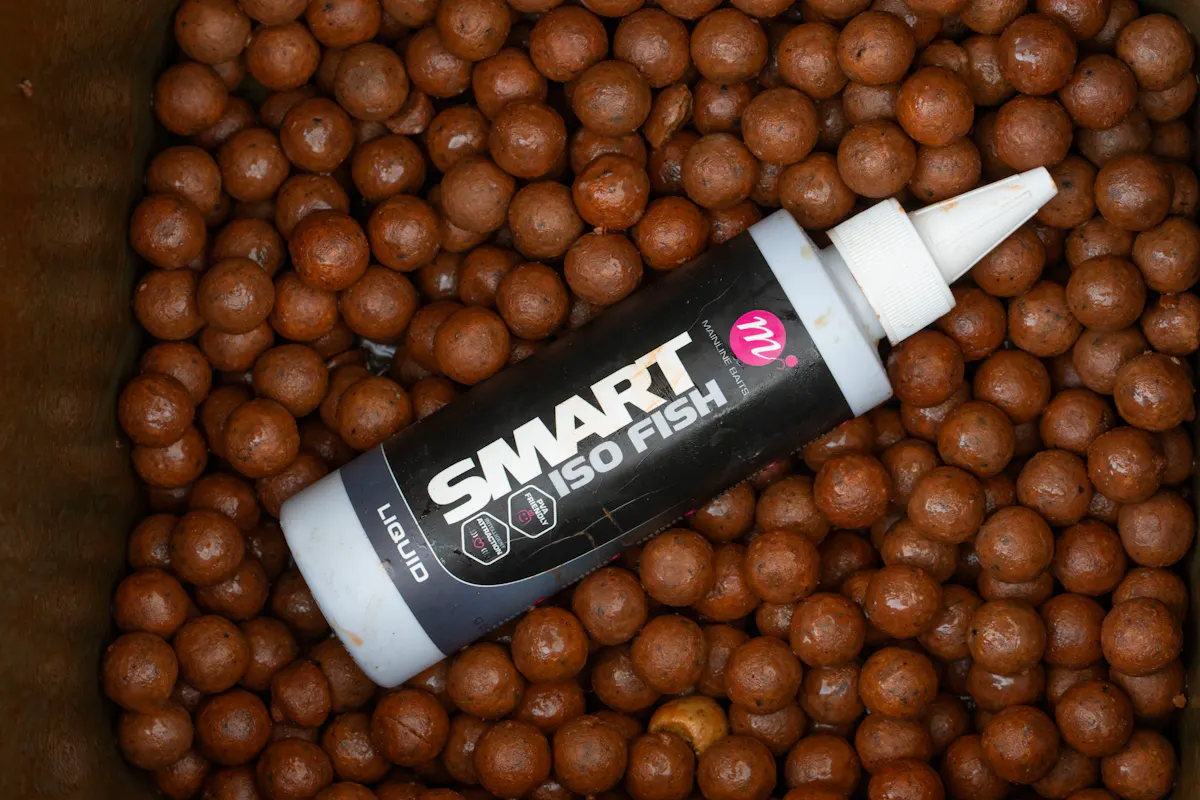 Smart Liquid can be used to give your boilies a boost and create a cloud of attraction coming off of your bed of bait