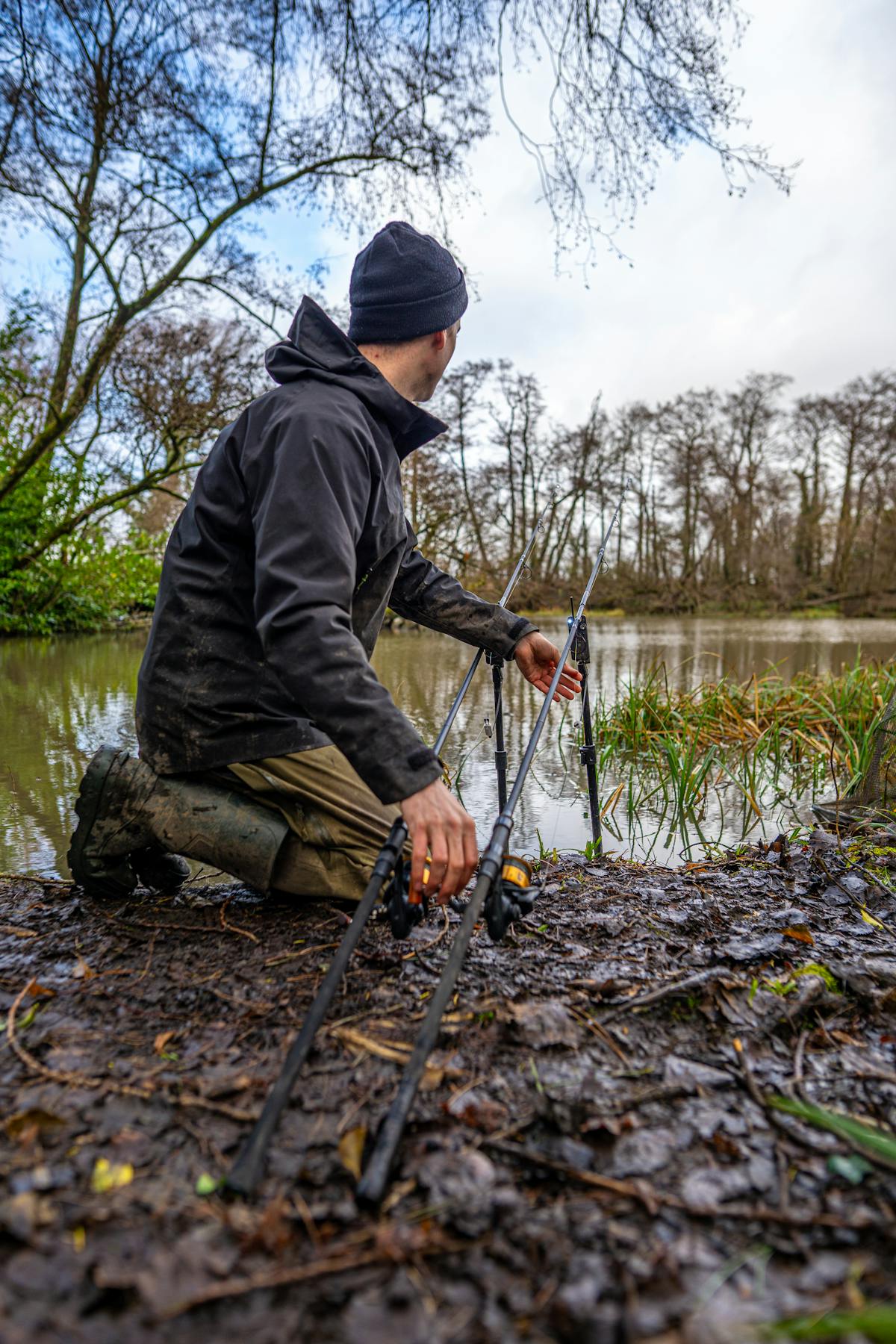 If you're fishing in tight swims, or stalking in tight spaces, then 10ft rods have excellent manoeuvrability