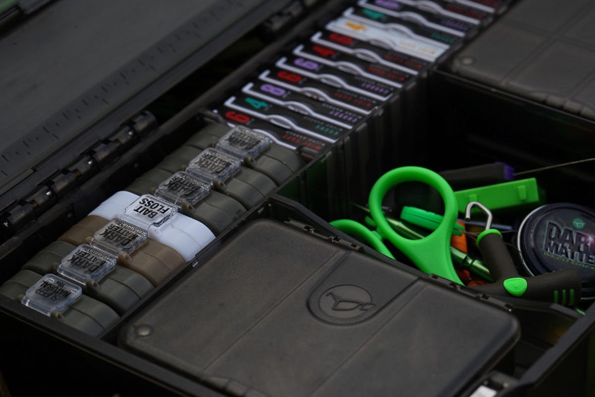 Hook boxes and hook link spools perfectly fit in the tackle boxes and adjustable dividers allow you to organise it exactly how you want