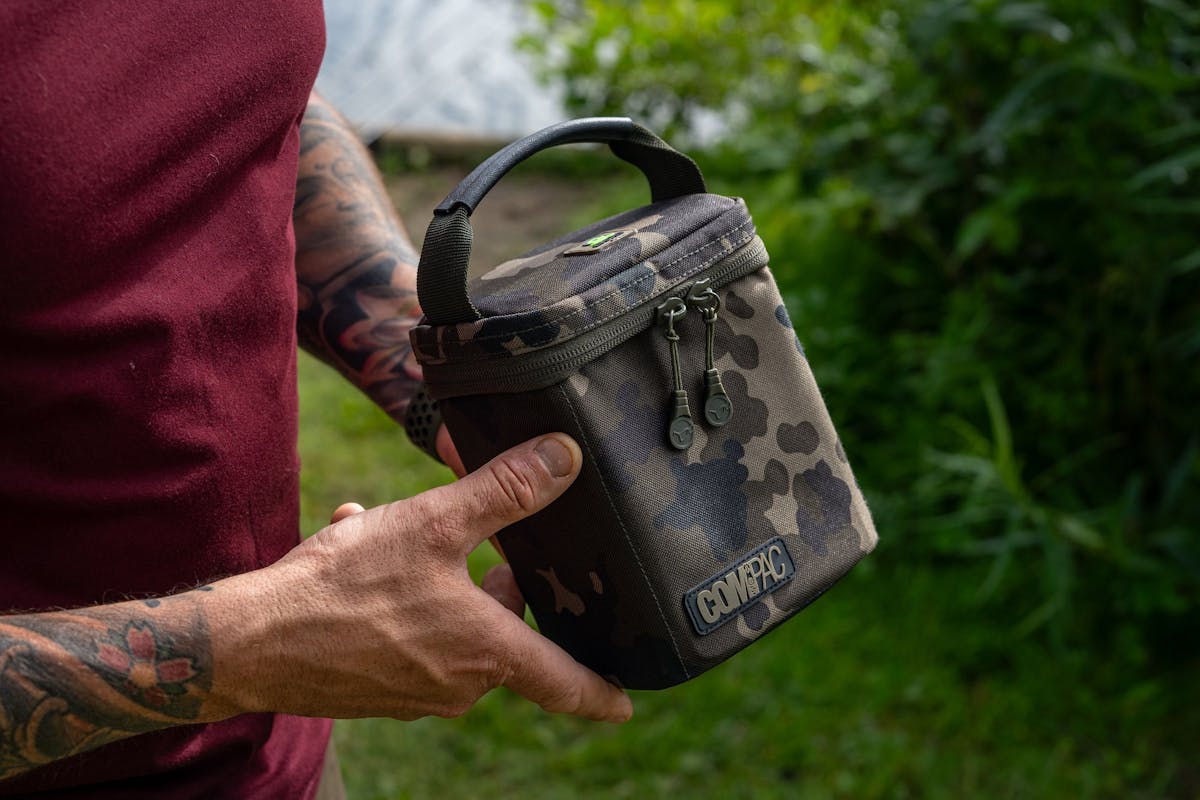 Military grade fabrics and heavy duty zips mean this Compac Goo Bag is built to last