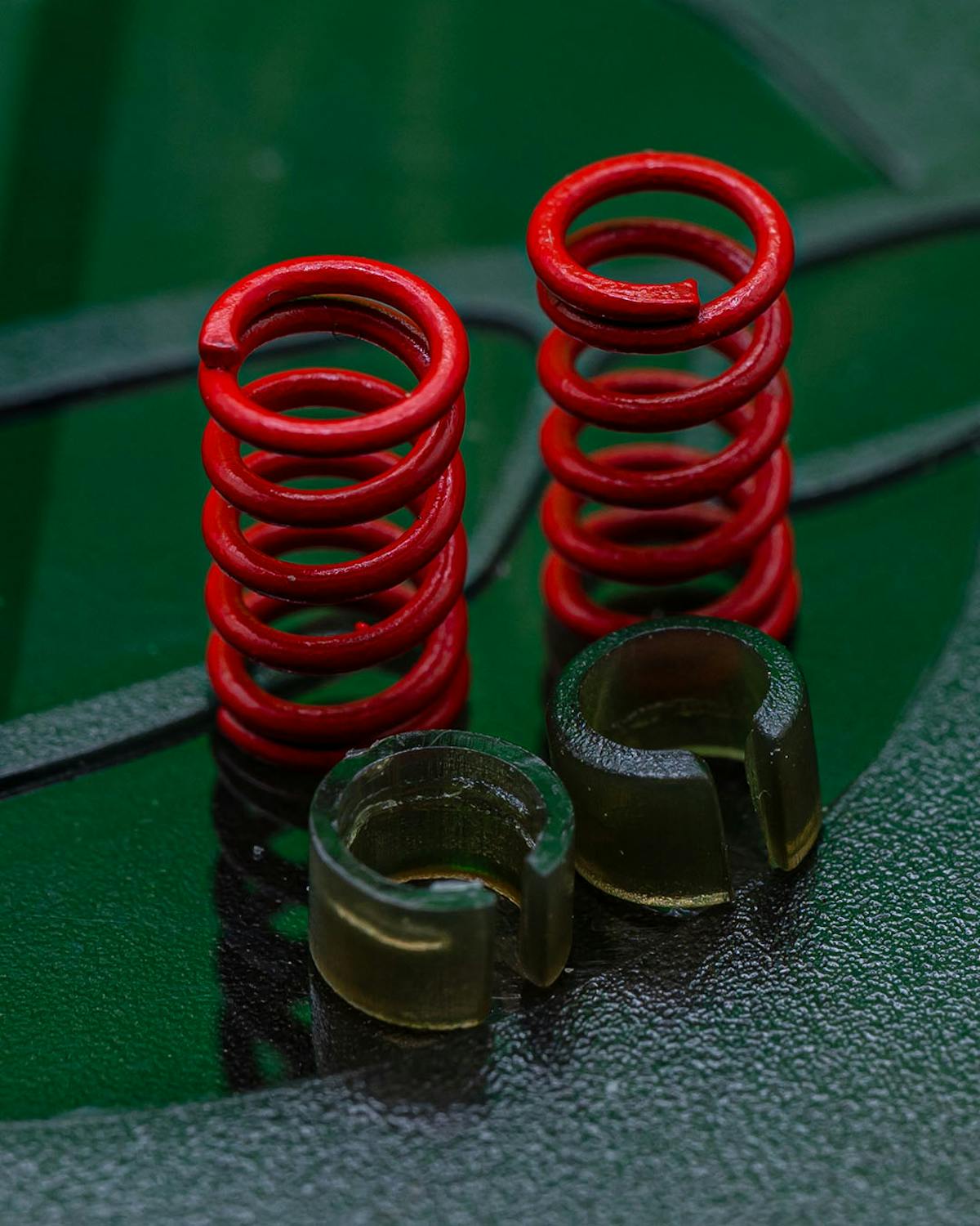 A collar can be used to prevent the lead from coming off in situations where you don't need it to, and the Mini Heli-Safe comes with a stiffer spring that can be swapped and stops your lead dropping off so easily