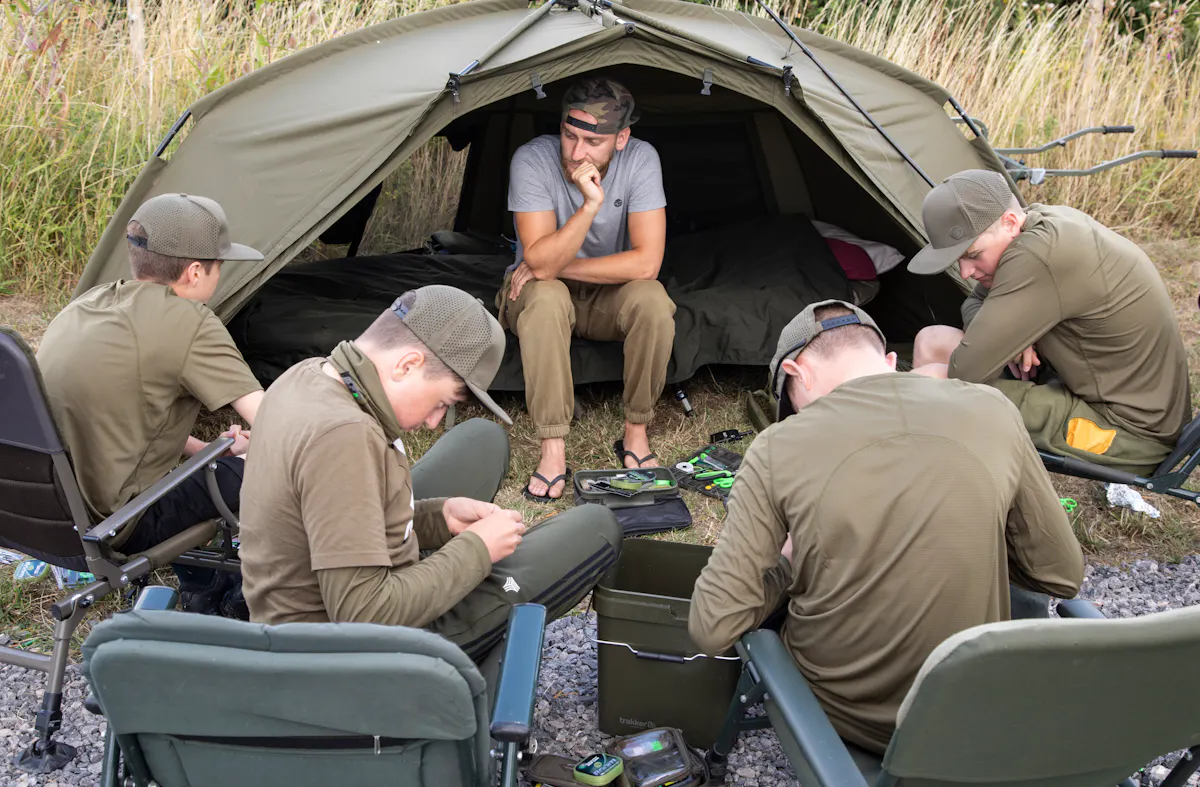 One way to save money on carp fishing is to learn how to tie your own rigs