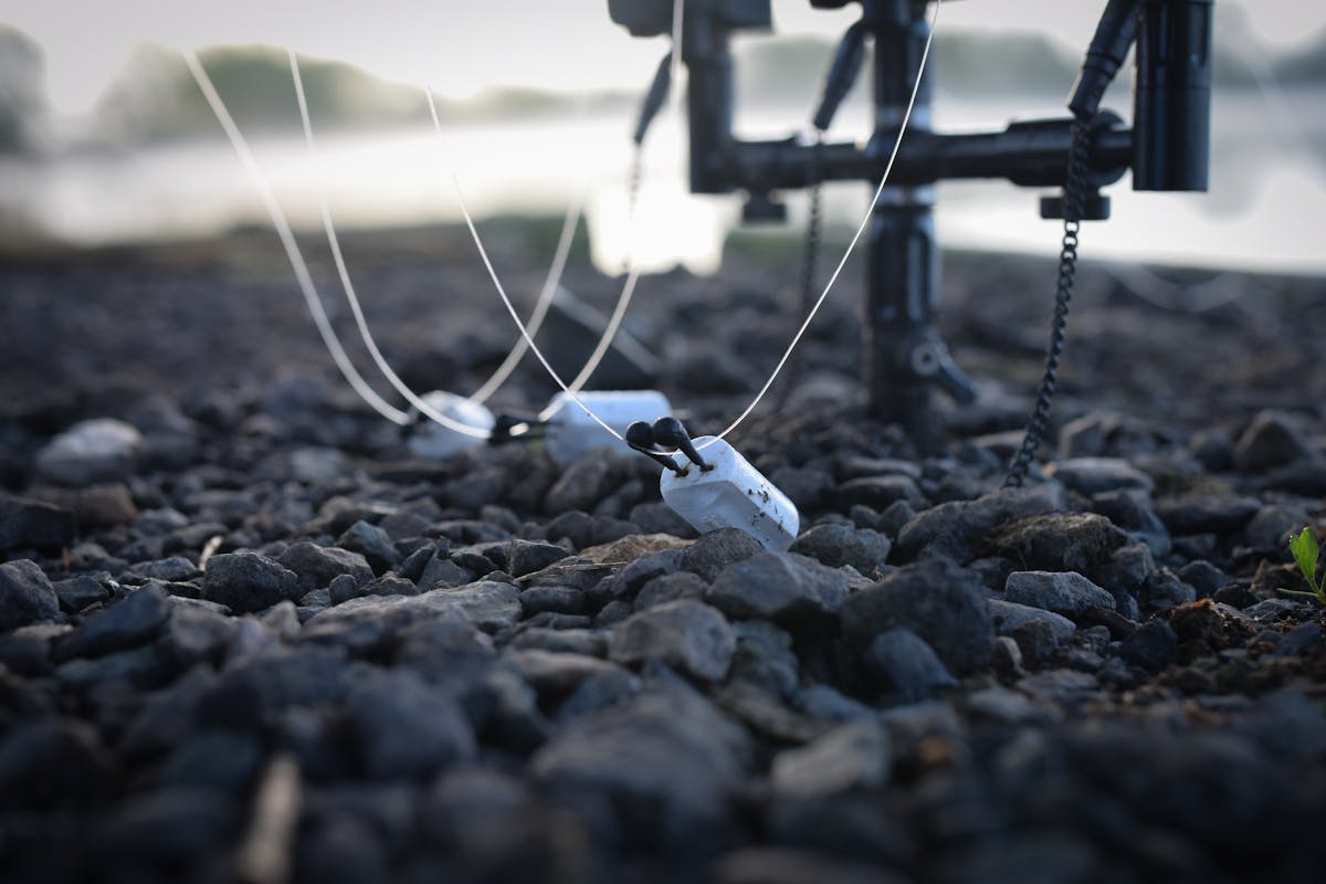 Many anglers prefer fluorocarbon for slack line fishing, but monofilament fishing line can also be good for this if you choose the right one