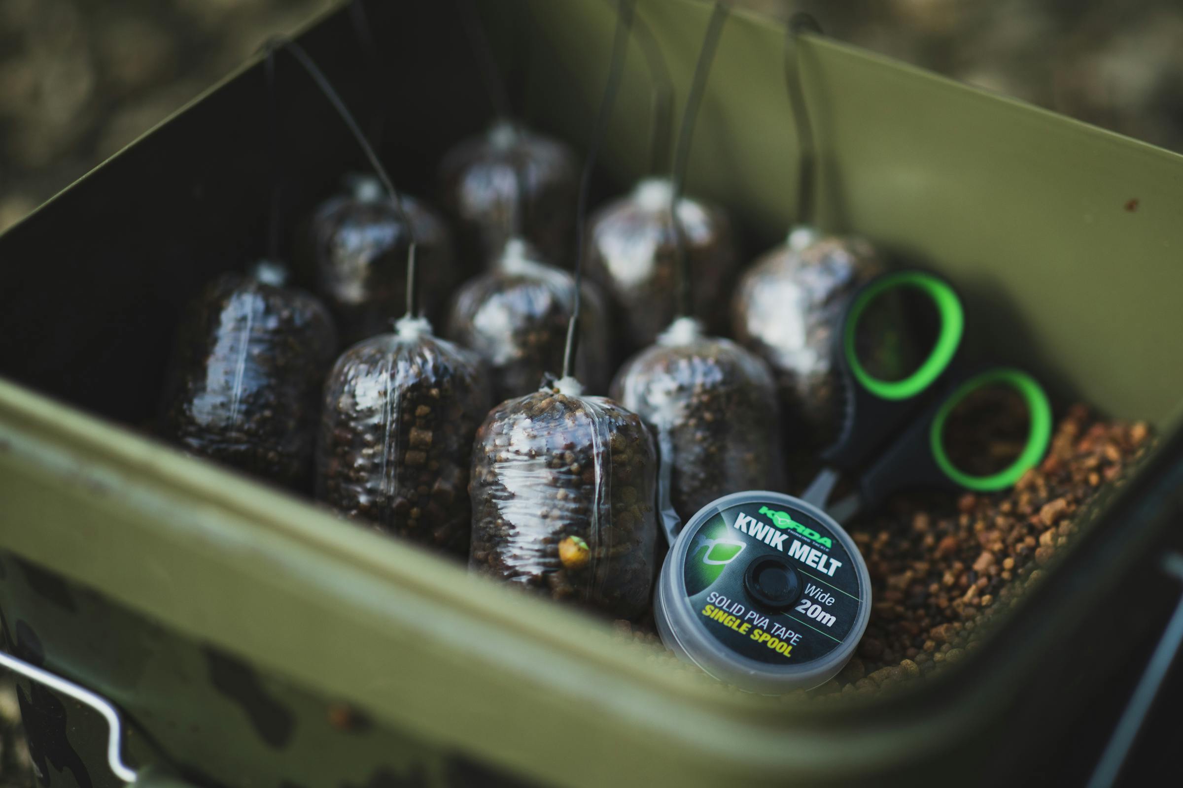 A guide to solid PVA bag fishing and PVA bag rigs | Korda
