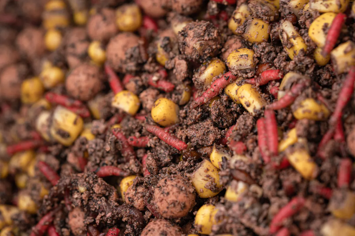 Natural baits like maggot and chopped worm can give your spod mix a boost and make it more attractive