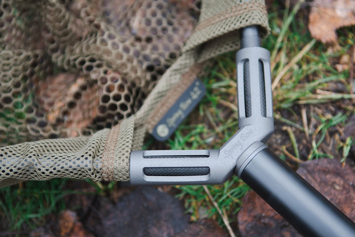 The aluminium spreader block sets the arms at the perfect angle for a slight oval shape