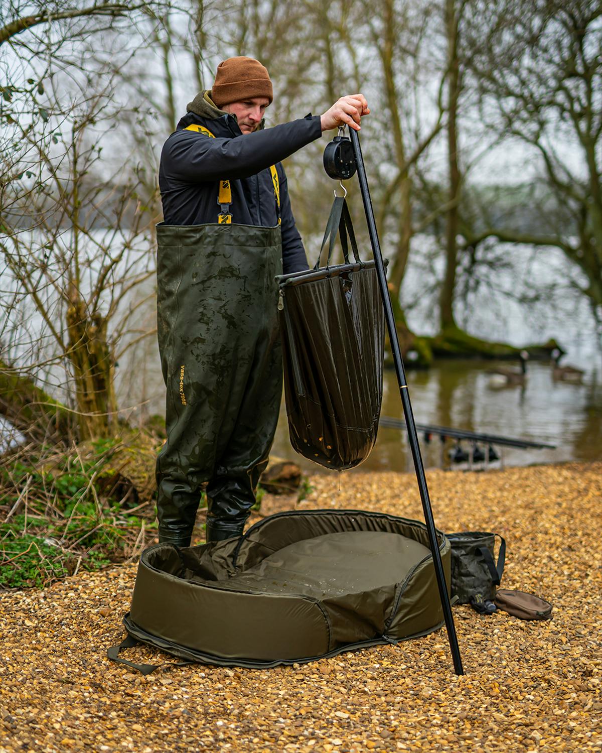 The Korda Compac Weigh Staff makes it very easy to weigh carp accurately and safely