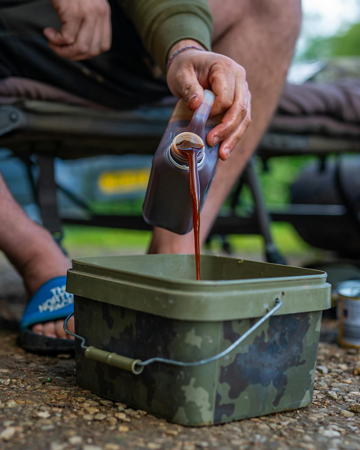 All sorts of different boilies and matching attractors are available, from the likes of Mainline, Sticky Baits, DNA Baits, and popular choices include the likes of Mainline Cell, the CC Moore Live System and Sticky Krill