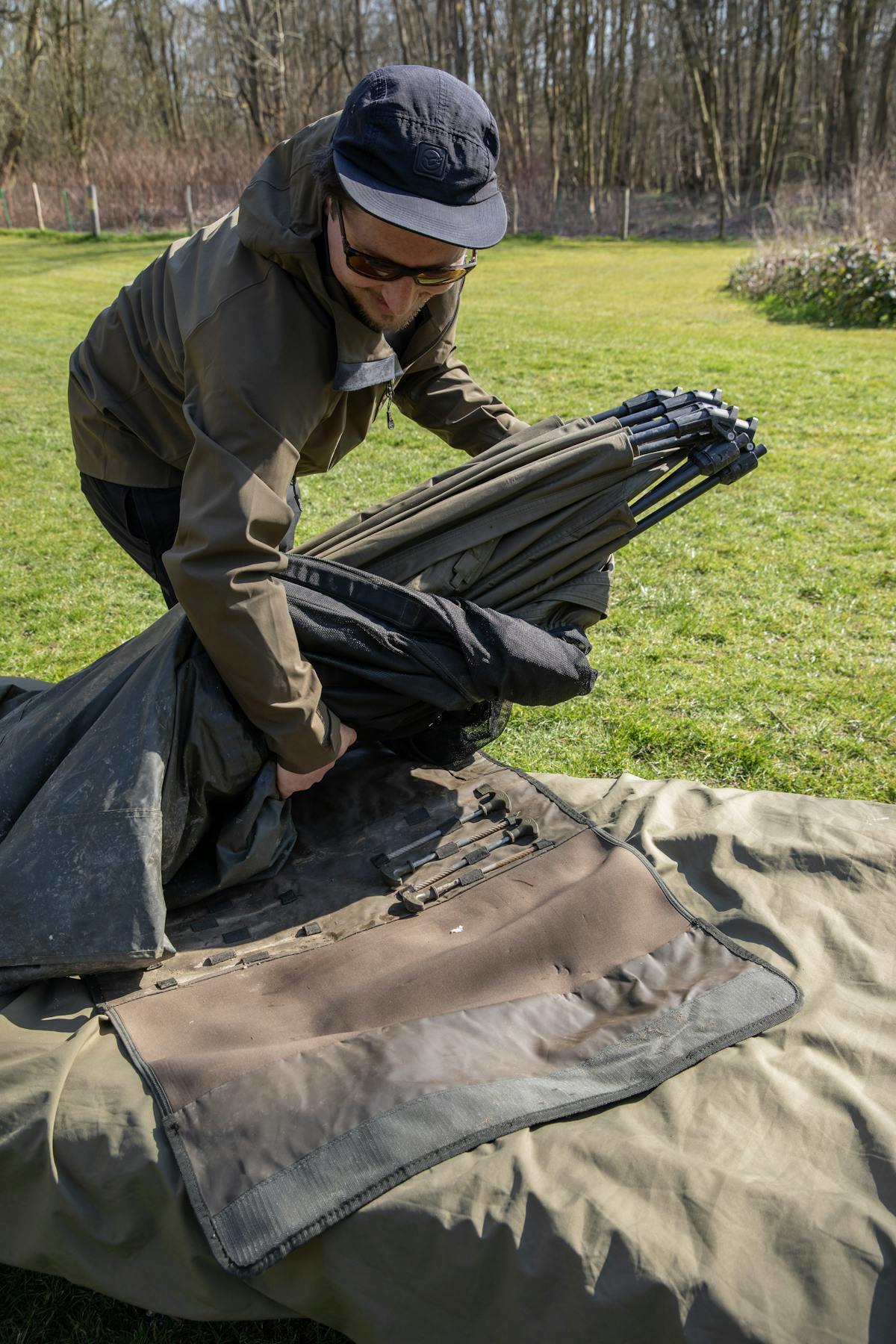The Compac Wraps are a water resistant wrap with Velcro fastening that helps you to pack down your gear quickly and is ideal for overnight and mobile anglers, as well as anyone looking for an alternative storage solution to the original bag your shelter came in