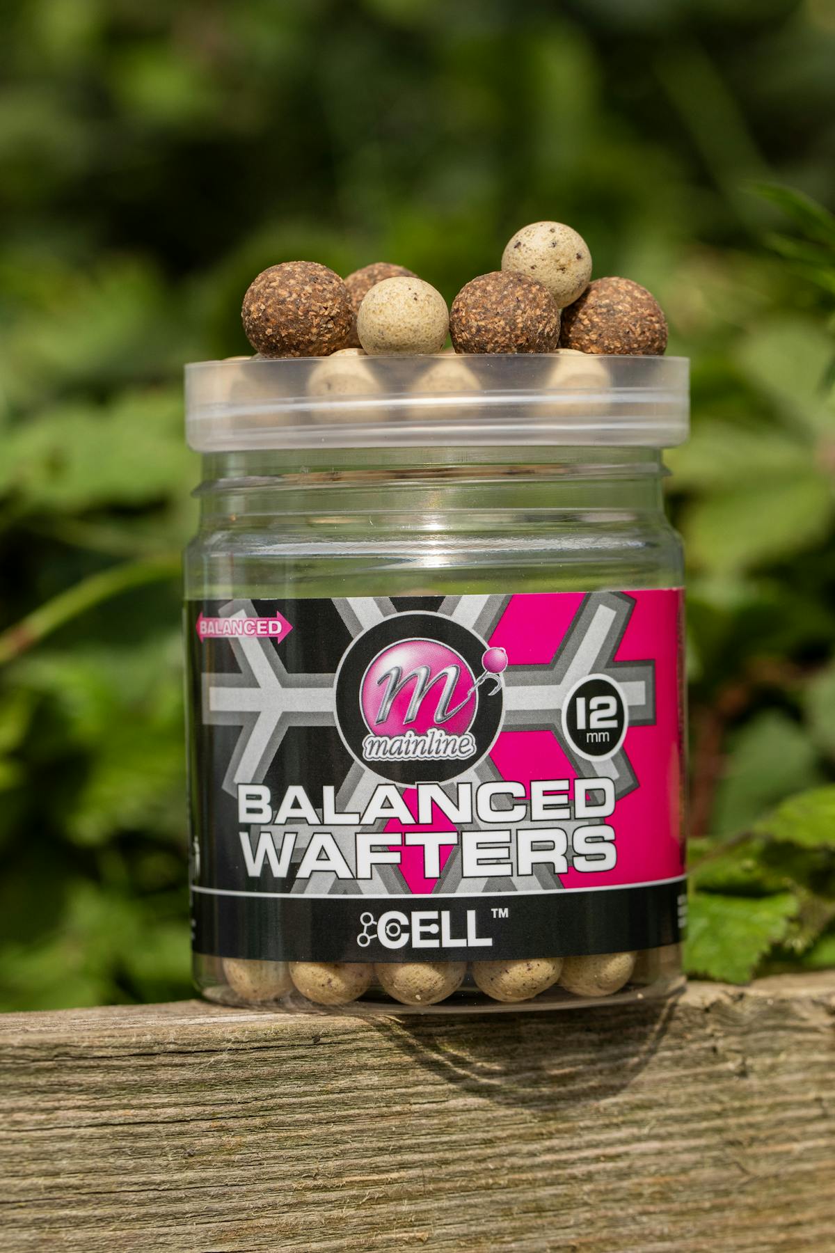 Some wafters, such as the Mainline range, use the highest quality ingredients to ensure that their boilie hookbaits match their freezer boilies and shelf lifes, and have the same attractants packed into them